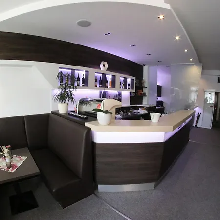 Vinarsky Dom Hotel Pezinok